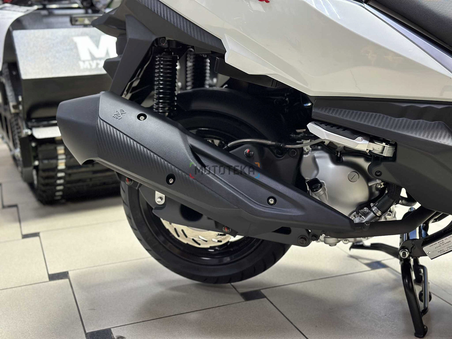 Максискутер SYM (Сим) CRUiSYM a 300 белый с ПТС