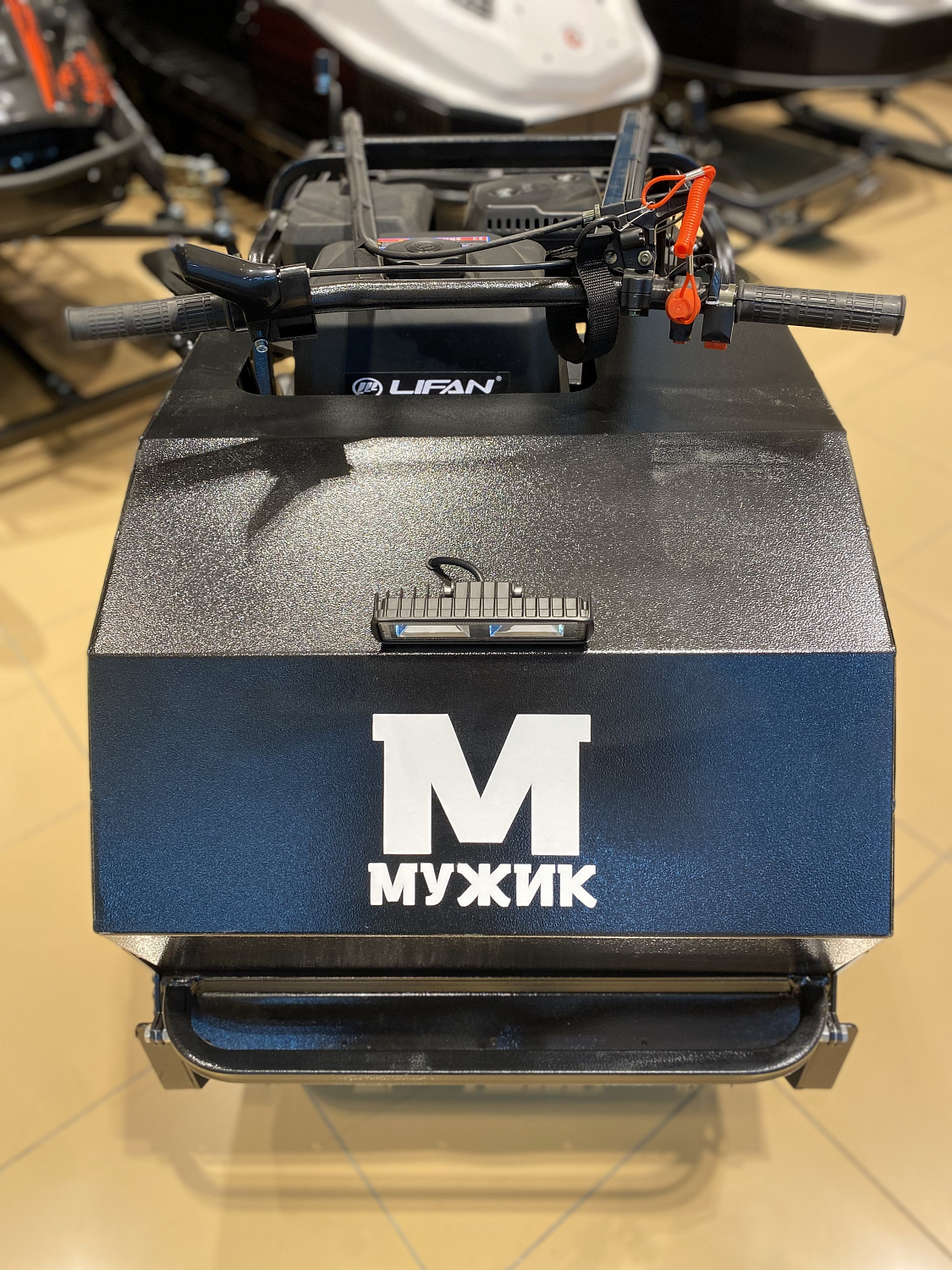 Мотобуксировщик Мужик LUXE М500 1450. 15 л.с.. катковая
